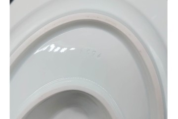 希少!　ドイツ製　Meissen(マイセン)　フラワーブーケ　五つ花デザイン　色鮮やかな昆虫と花々を描いたソースボート　(R-090971)