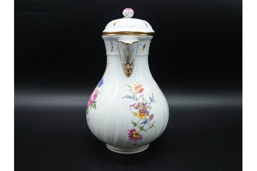 ドイツ製　Meissen(マイセン)　フラワーブーケ　五つ花デザイン　色鮮やかな昆虫と花々が描かれたポット・クリーマー・シュガーポットセット　(R-090972)
