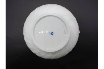 ドイツ製　Meissen(マイセン)　フラワーブーケ　五つ花デザイン　色鮮やかな昆虫と花々が描かれたポット・クリーマー・シュガーポットセット　(R-090972)