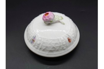 ドイツ製　Meissen(マイセン)　フラワーブーケ　五つ花デザイン　色鮮やかな昆虫と花々が描かれたポット・クリーマー・シュガーポットセット　(R-090972)