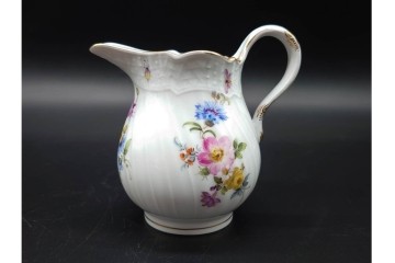 ドイツ製　Meissen(マイセン)　フラワーブーケ　五つ花デザイン　色鮮やかな昆虫と花々が描かれたポット・クリーマー・シュガーポットセット　(R-090972)