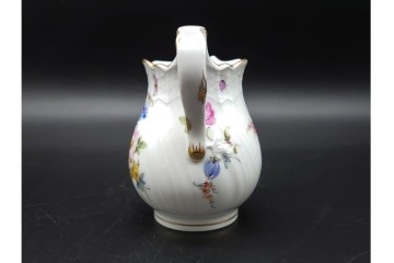 ドイツ製　Meissen(マイセン)　フラワーブーケ　五つ花デザイン　色鮮やかな昆虫と花々が描かれたポット・クリーマー・シュガーポットセット　(R-090972)