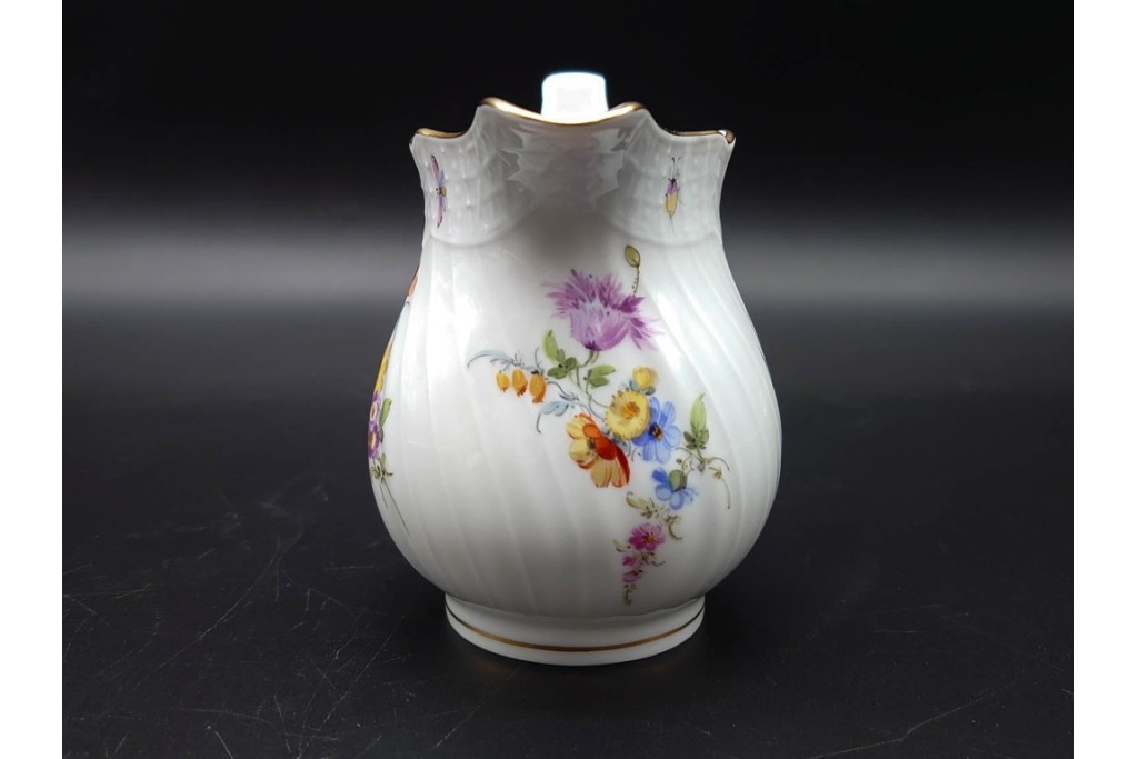 ドイツ製　Meissen(マイセン)　フラワーブーケ　五つ花デザイン　色鮮やかな昆虫と花々が描かれたポット・クリーマー・シュガーポットセット　(R-090972)