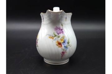 ドイツ製　Meissen(マイセン)　フラワーブーケ　五つ花デザイン　色鮮やかな昆虫と花々が描かれたポット・クリーマー・シュガーポットセット　(R-090972)