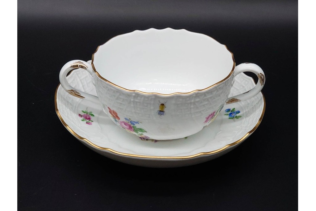 希少!　ドイツ製　Meissen(マイセン)　フラワーブーケ　五つ花デザイン　ダブルハンドルのカップ&ソーサー3客セット　(R-090973)