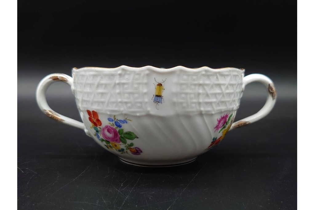 希少!　ドイツ製　Meissen(マイセン)　フラワーブーケ　五つ花デザイン　ダブルハンドルのカップ&ソーサー3客セット　(R-090973)