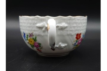 希少!　ドイツ製　Meissen(マイセン)　フラワーブーケ　五つ花デザイン　ダブルハンドルのカップ&ソーサー3客セット　(R-090973)