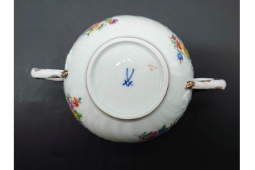 希少!　ドイツ製　Meissen(マイセン)　フラワーブーケ　五つ花デザイン　ダブルハンドルのカップ&ソーサー3客セット　(R-090973)