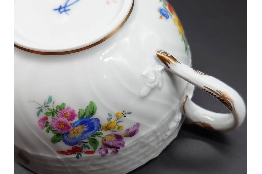 希少!　ドイツ製　Meissen(マイセン)　フラワーブーケ　五つ花デザイン　ダブルハンドルのカップ&ソーサー3客セット　(R-090973)