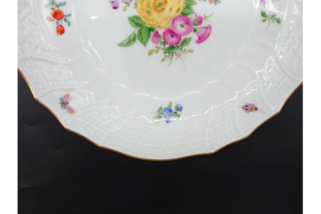 希少!　ドイツ製　Meissen(マイセン)　フラワーブーケ　五つ花デザイン　ダブルハンドルのカップ&ソーサー3客セット　(R-090973)