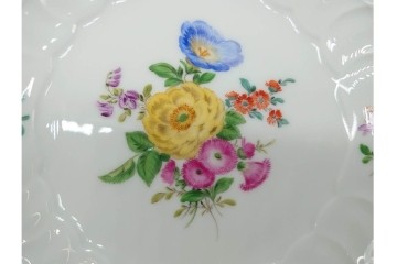 希少!　ドイツ製　Meissen(マイセン)　フラワーブーケ　五つ花デザイン　ダブルハンドルのカップ&ソーサー3客セット　(R-090973)