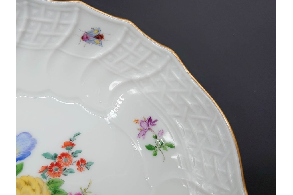 希少!　ドイツ製　Meissen(マイセン)　フラワーブーケ　五つ花デザイン　ダブルハンドルのカップ&ソーサー3客セット　(R-090973)