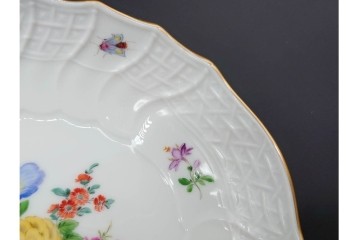 希少!　ドイツ製　Meissen(マイセン)　フラワーブーケ　五つ花デザイン　ダブルハンドルのカップ&ソーサー3客セット　(R-090973)