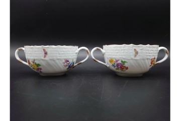 希少!　ドイツ製　Meissen(マイセン)　フラワーブーケ　五つ花デザイン　ダブルハンドルのカップ&ソーサー3客セット　(R-090973)