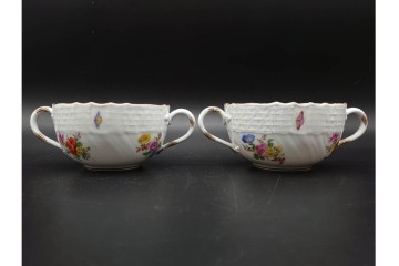 希少!　ドイツ製　Meissen(マイセン)　フラワーブーケ　五つ花デザイン　ダブルハンドルのカップ&ソーサー3客セット　(R-090973)