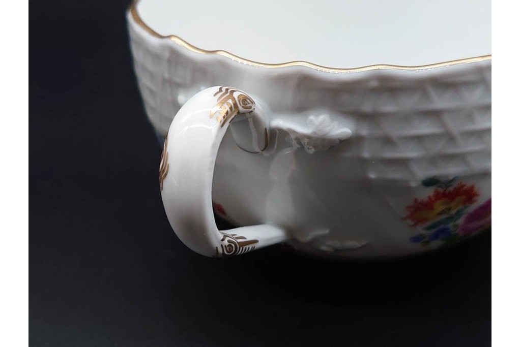 希少!　ドイツ製　Meissen(マイセン)　フラワーブーケ　五つ花デザイン　ダブルハンドルのカップ&ソーサー3客セット　(R-090974)