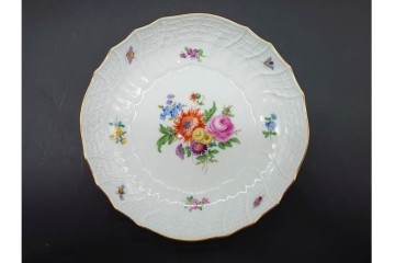 希少!　ドイツ製　Meissen(マイセン)　フラワーブーケ　五つ花デザイン　ダブルハンドルのカップ&ソーサー3客セット　(R-090974)
