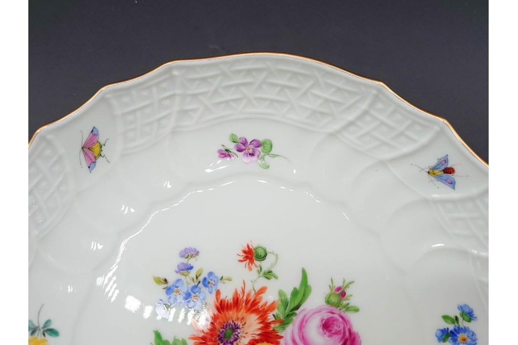 希少!　ドイツ製　Meissen(マイセン)　フラワーブーケ　五つ花デザイン　ダブルハンドルのカップ&ソーサー3客セット　(R-090974)