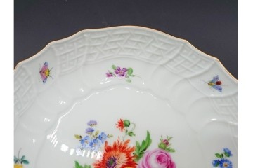 希少!　ドイツ製　Meissen(マイセン)　フラワーブーケ　五つ花デザイン　ダブルハンドルのカップ&ソーサー3客セット　(R-090974)