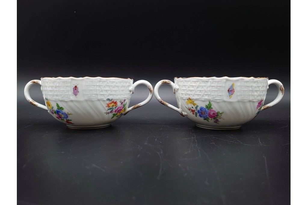 希少!　ドイツ製　Meissen(マイセン)　フラワーブーケ　五つ花デザイン　ダブルハンドルのカップ&ソーサー3客セット　(R-090974)