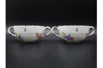 希少!　ドイツ製　Meissen(マイセン)　フラワーブーケ　五つ花デザイン　ダブルハンドルのカップ&ソーサー3客セット　(R-090974)