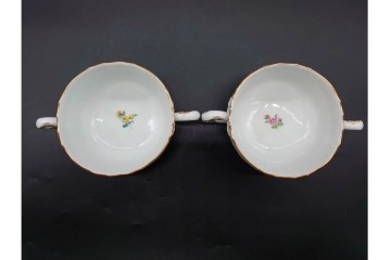 希少!　ドイツ製　Meissen(マイセン)　フラワーブーケ　五つ花デザイン　ダブルハンドルのカップ&ソーサー3客セット　(R-090974)