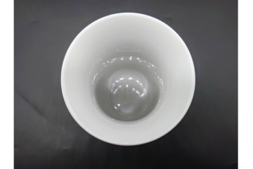 ドイツ製　Meissen(マイセン)　フラワーブーケ　三つ花シリーズ　高さ約18cm　バイオレットカラーの絵付けが上品なフラワーベース　(R-090975)