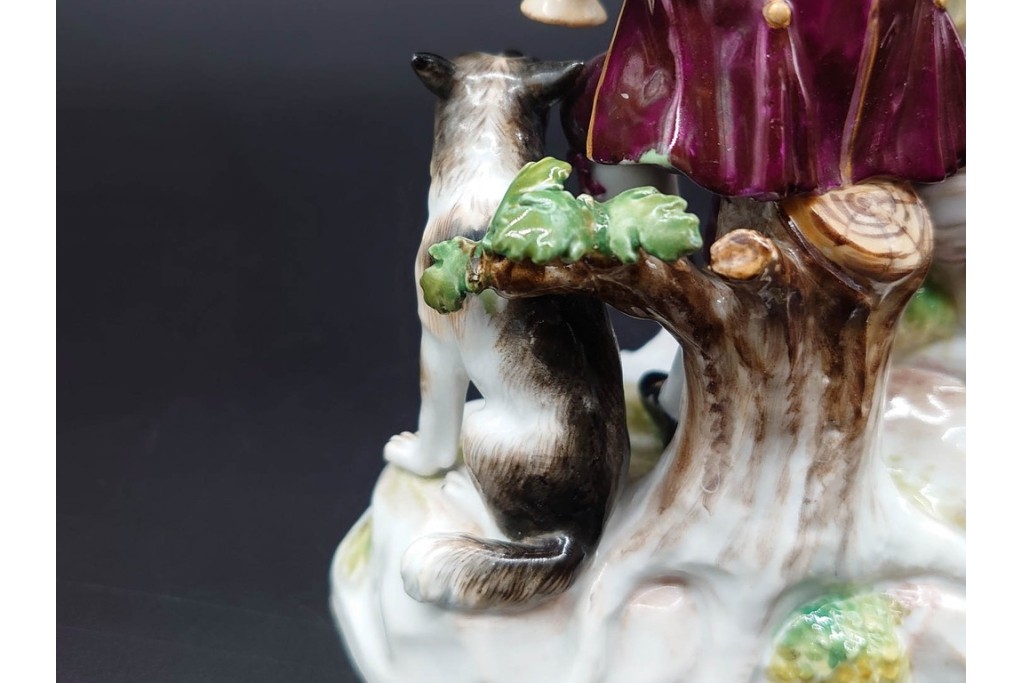 ドイツアンティーク　Meissen(マイセン)　羊飼いの男女と犬と羊(親子)を色鮮やかに表現したフィギュリン　(R-090976)