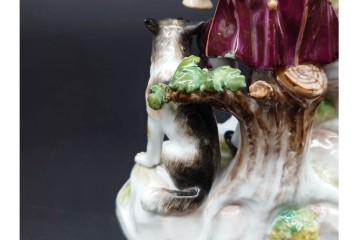 ドイツアンティーク　Meissen(マイセン)　羊飼いの男女と犬と羊(親子)を色鮮やかに表現したフィギュリン　(R-090976)