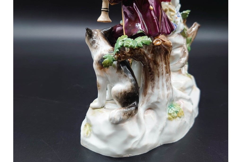 ドイツアンティーク　Meissen(マイセン)　羊飼いの男女と犬と羊(親子)を色鮮やかに表現したフィギュリン　(R-090976)