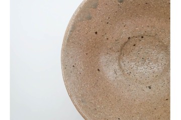 韓国人間文化財 池順鐸(チ・スンタク)　銘「山里」　素朴で温かみのある高麗茶碗　大徳寺 大橋香林の書付共箱付き　(R-090978)