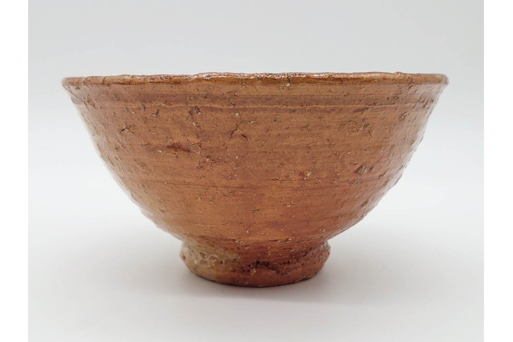 春湖窯　月波 李廷園作　片身替が味わい深い伊羅保茶碗　共箱付き　(R-090979)