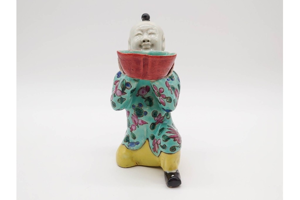 中国　古玩　清代・金代から元代　童子の粉彩磁器人形と磁州窯の宋赤絵人形　古雅な趣を感じる陶器製置物2点セット　(R-090980)