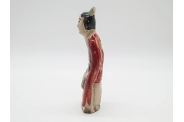 中国　古玩　清代・金代から元代　童子の粉彩磁器人形と磁州窯の宋赤絵人形　古雅な趣を感じる陶器製置物2点セット　(R-090980)