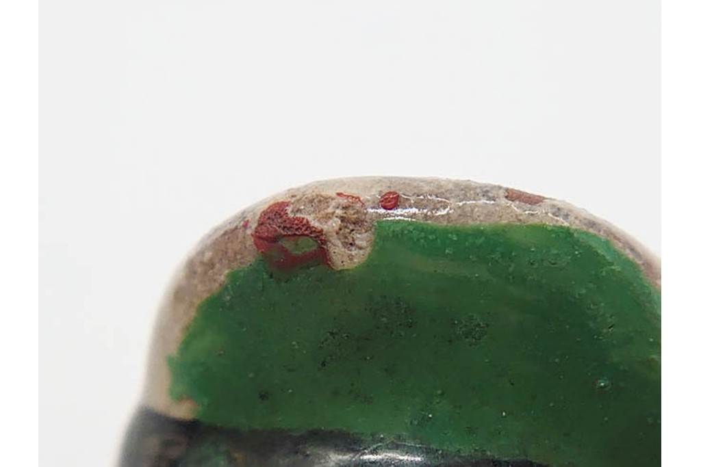 中国　古玩　清代・金代から元代　童子の粉彩磁器人形と磁州窯の宋赤絵人形　古雅な趣を感じる陶器製置物2点セット　(R-090980)