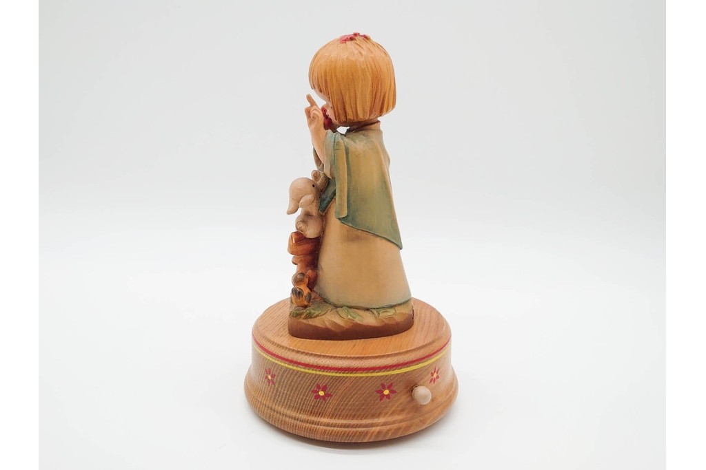イタリア　ANRI(アンリ)　REUGE(リュージュ)製ムーブメント　「Talk to the Animals」　少女と動物が愛らしい木彫りのオルゴール　(R-090984)