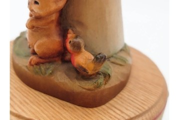 イタリア　ANRI(アンリ)　REUGE(リュージュ)製ムーブメント　「Talk to the Animals」　少女と動物が愛らしい木彫りのオルゴール　(R-090984)