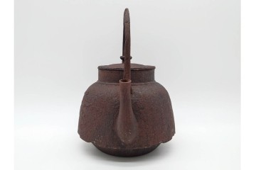 戦前　当時物　 山形鋳物の老舗 保寿堂　馬図が印象的な鉄瓶　(R-090985)
