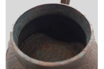 戦前　当時物　 山形鋳物の老舗 保寿堂　馬図が印象的な鉄瓶　(R-090985)