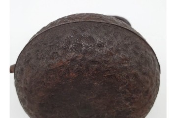 戦前　当時物　獣口と饕餮紋が目を引く鉄瓶　※水漏れあり　(R-090987)