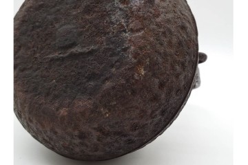 戦前　当時物　獣口と饕餮紋が目を引く鉄瓶　※水漏れあり　(R-090987)