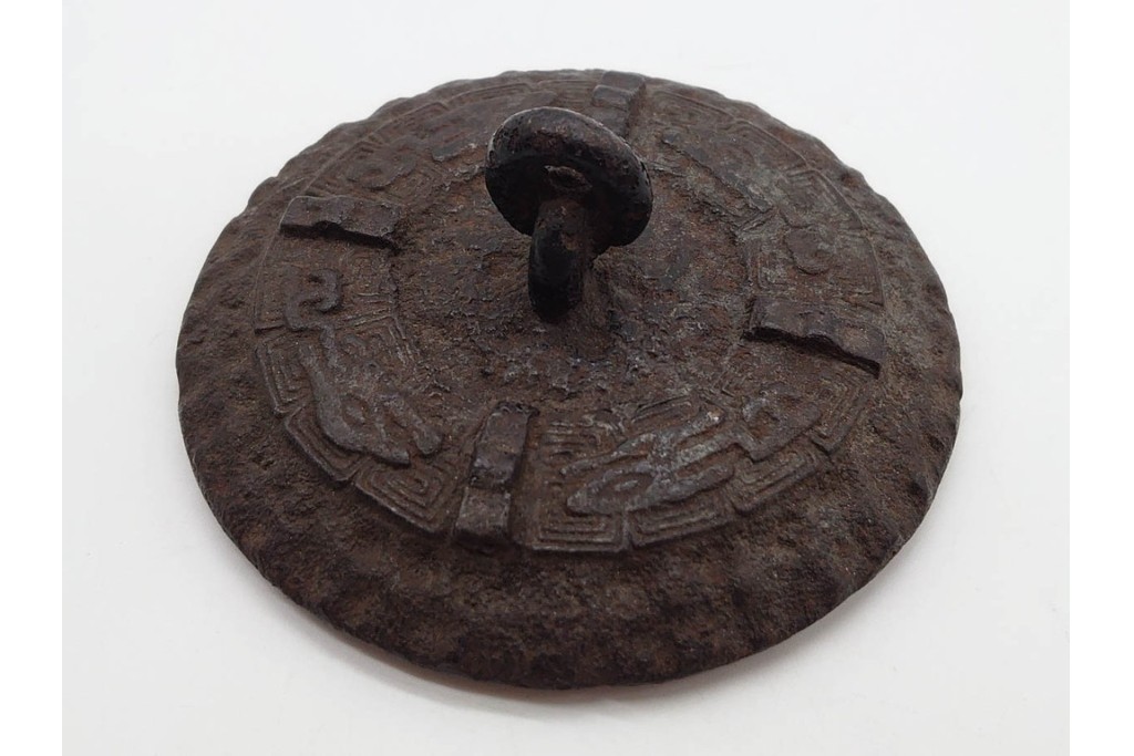 戦前　当時物　獣口と饕餮紋が目を引く鉄瓶　※水漏れあり　(R-090987)