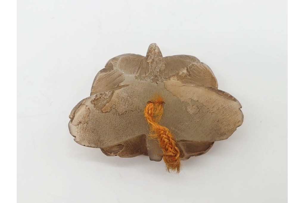 中国　古玩　花や龍といった繊細な彫刻が施された玉佩など古玉7点セット　(R-090995)