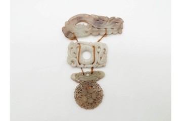 中国　古玩　花や龍といった繊細な彫刻が施された玉佩など古玉7点セット　(R-090995)