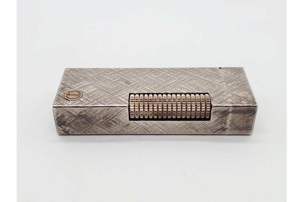 Cartier(カルティエ) 1点・dunhill(ダンヒル) 2点　ゴールドとシルバーの上品なガスライター3点セット　うち2点外箱付き　(R-090996)