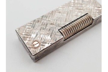 Cartier(カルティエ) 1点・dunhill(ダンヒル) 2点　ゴールドとシルバーの上品なガスライター3点セット　うち2点外箱付き　(R-090996)