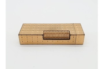 Cartier(カルティエ) 1点・dunhill(ダンヒル) 2点　ゴールドとシルバーの上品なガスライター3点セット　うち2点外箱付き　(R-090996)