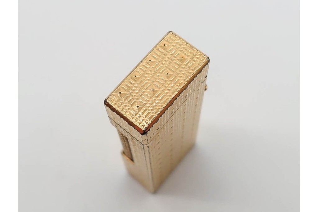Cartier(カルティエ) 1点・dunhill(ダンヒル) 2点　ゴールドとシルバーの上品なガスライター3点セット　うち2点外箱付き　(R-090996)