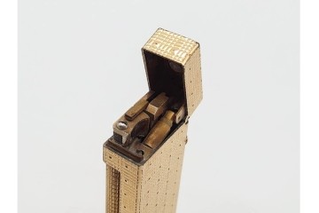 Cartier(カルティエ) 1点・dunhill(ダンヒル) 2点　ゴールドとシルバーの上品なガスライター3点セット　うち2点外箱付き　(R-090996)