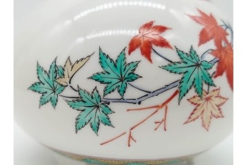 人間国宝　十四代 酒井田柿右衛門　本人作　濁手　紅葉文が美しい香炉　共箱付き　(R-090998)